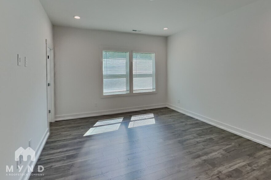 Building Photo - 1023 Trembeth Dr