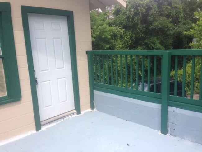 Building Photo - 3244 17th Ave S