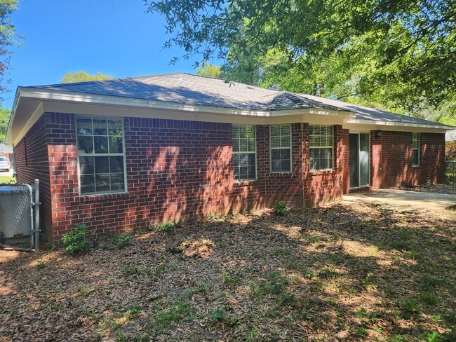 Building Photo - 5729 Bronco Pl