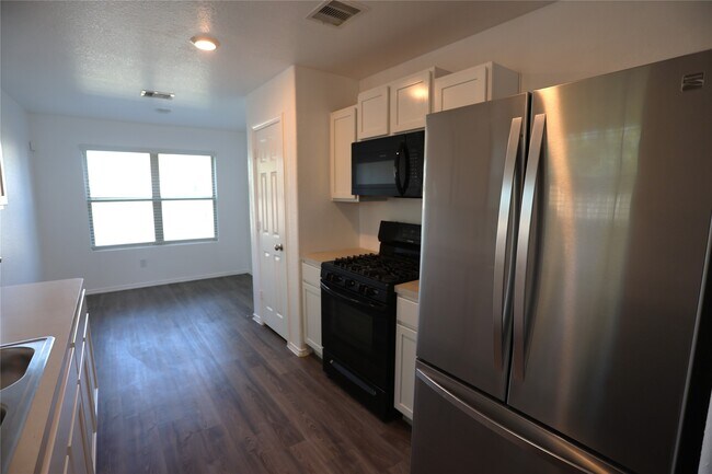 Building Photo - 1603 Oleander Grns Dr