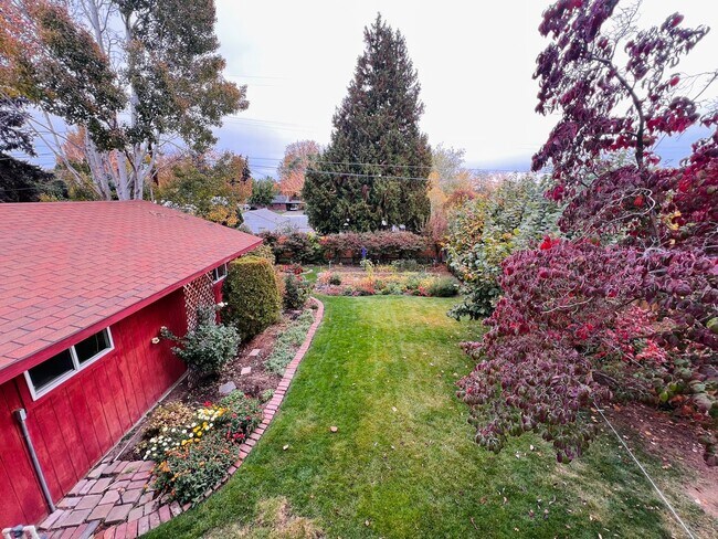Building Photo - Non-Refundable & Security Deposit Total: $...