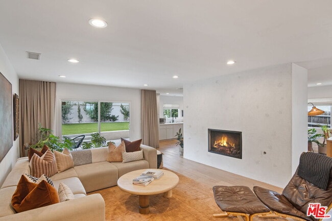 Building Photo - 5664 Coliseum St