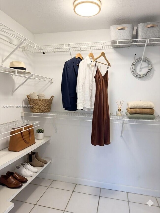 Building Photo - 3052 SW 27th Ave