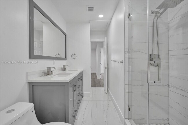 Building Photo - 101 SW 53rd Ave