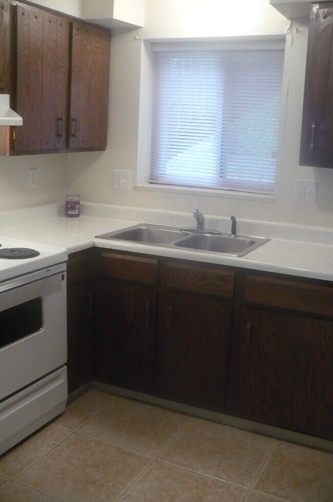 Building Photo - 4715 Scenic Cir