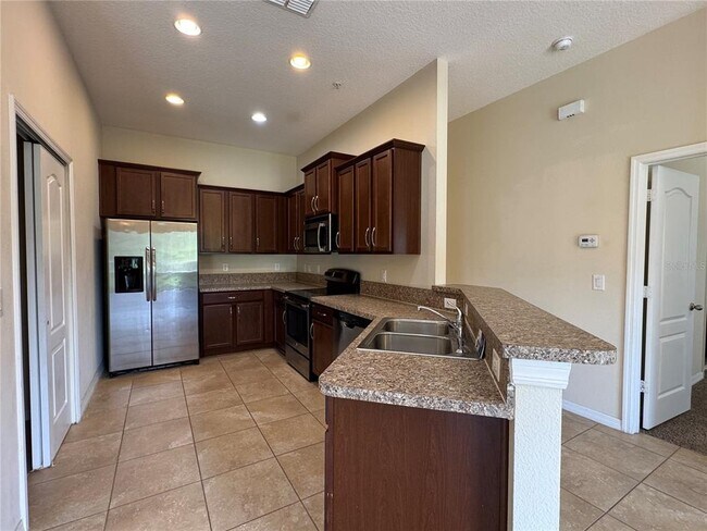 Building Photo - 10716 Dawson Lily Way