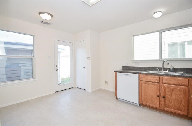 Building Photo - 20638 Patriot Park Ln