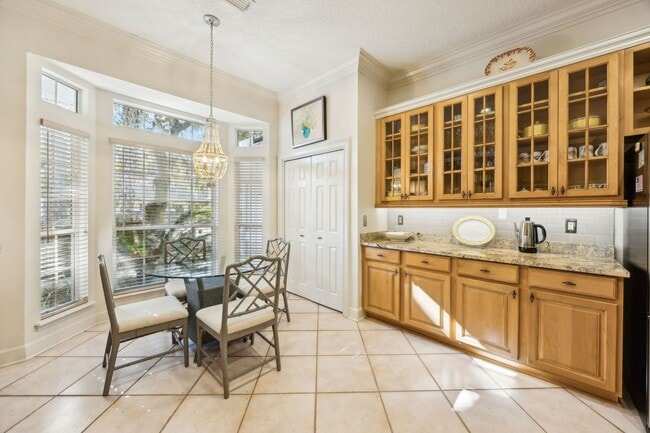 Building Photo - Ocean Village, 3 bed, 2 bath, FULLY furnished home! Walk to the Beach!