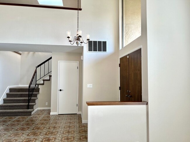 Building Photo - 788 Salt Lake Dr