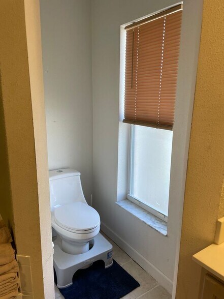 Building Photo - 562 SE Walters Terrace