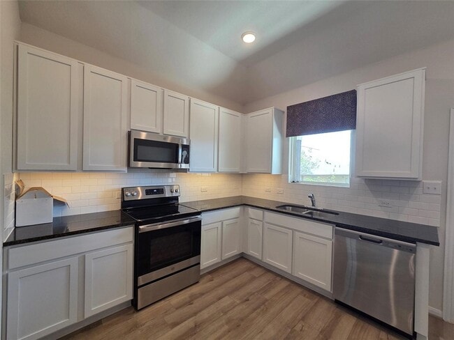 Building Photo - 8902 Grand Western