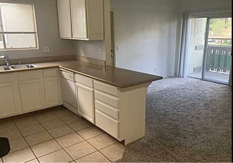 Building Photo - 830 W Lincoln Ave