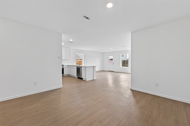 Building Photo - 216 Amy St