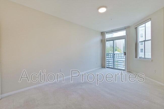 Building Photo - 550 Ortega Ave