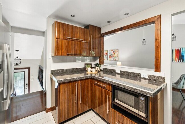 Building Photo - Spacious 5 Bedroom Home in Midlothian - $2,800/mo