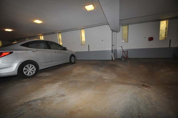Building Photo - 2400 Archbury Ln