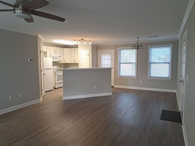 Building Photo - 7325 Claudia's Way