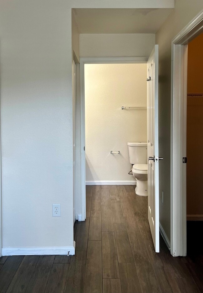 Building Photo - 11811 Estates Club Dr