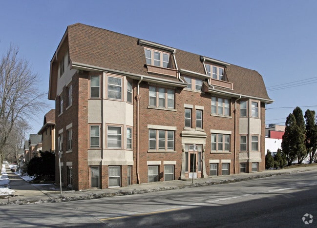 Building Photo - Freshly Renovated 2BR Garden Apartment Near UWM $1,350/mo – Heat Included