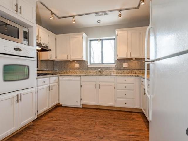 Building Photo - 2226 Abbeywood Dr