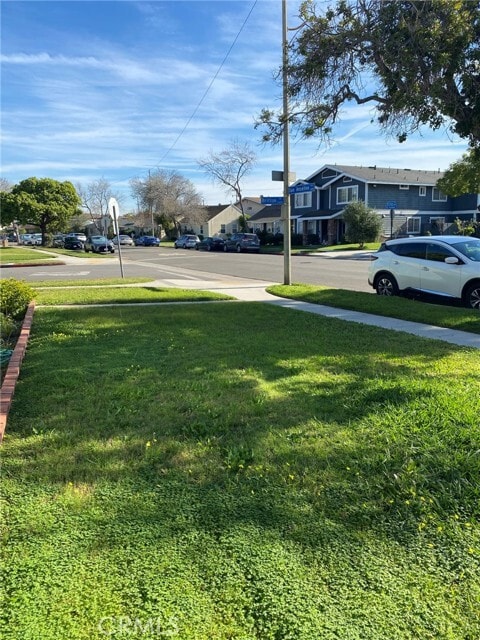 Building Photo - 2059 San Anseline Ave