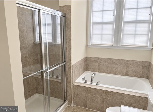 Building Photo - 8607 Sweet Rose Ct