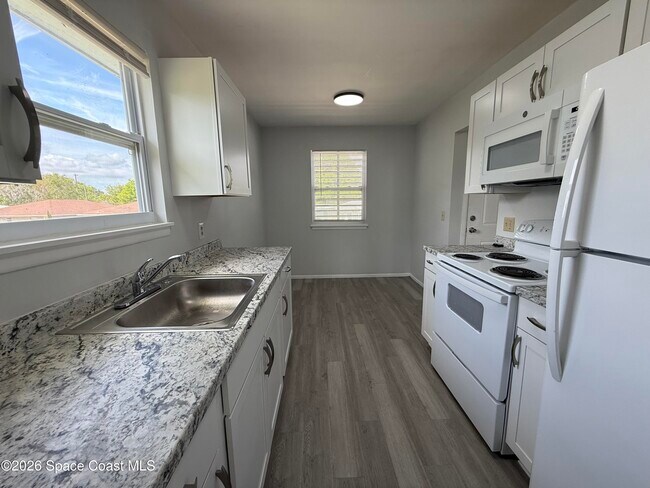 Building Photo - 4150 Barna Ave