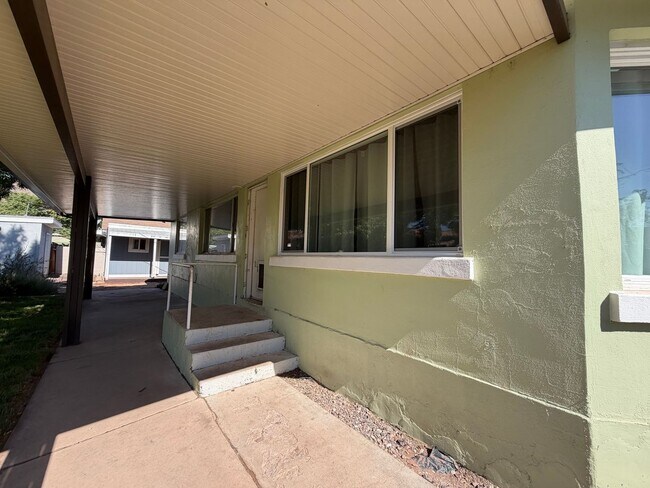 Building Photo - CHARMING HOME FOR RENT IN DOWNTOWN ST. GEORGE!