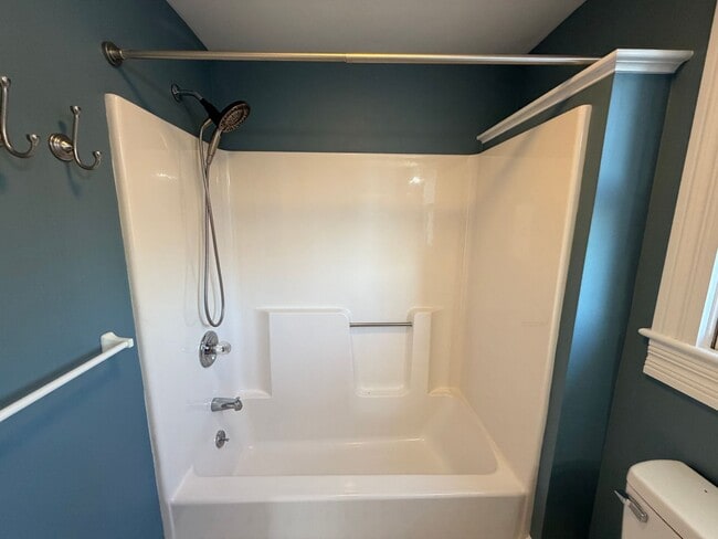 Building Photo - 5826 Railroad Ave