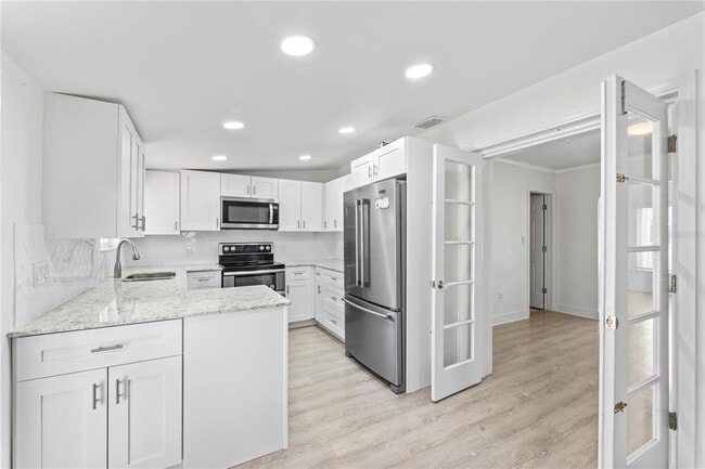 Building Photo - 4011 W El Prado Blvd