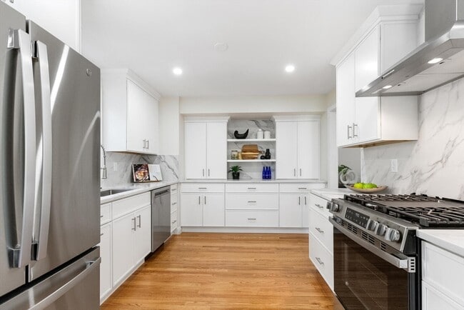 Building Photo - 29 Cottage St