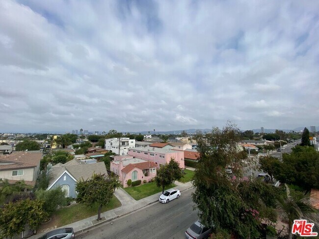 Building Photo - 2206 Hauser Blvd