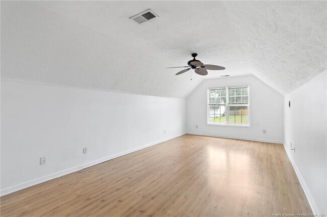 Building Photo - 111 Silverberry Ct