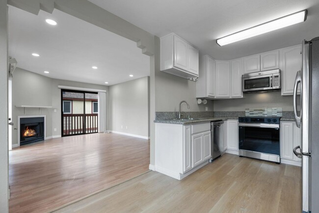 Building Photo - 850 Tamayo Dr