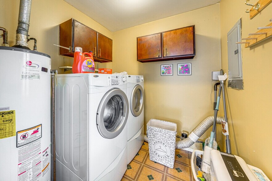 Building Photo - 117 Marryat Pl