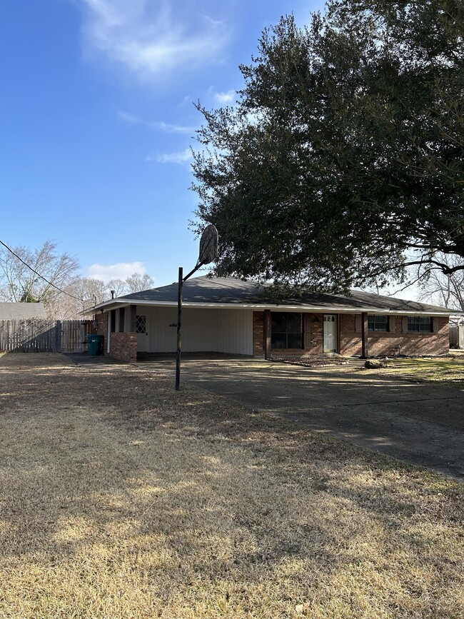 Building Photo - 7216 Westlake Rd