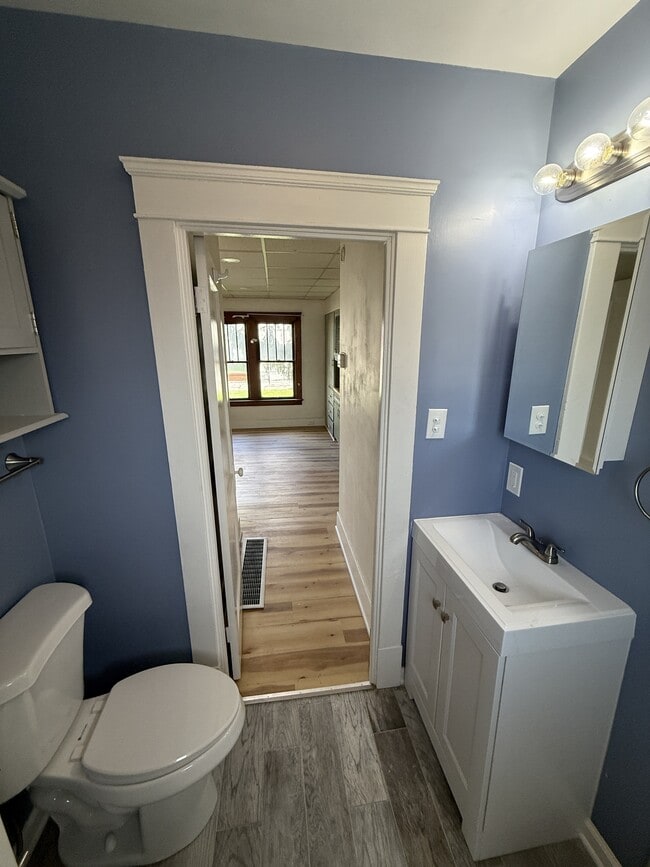 Building Photo - 2232 Youngstown Rd SE