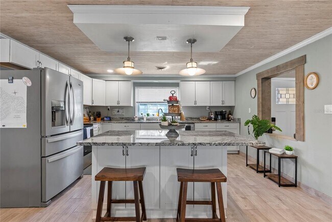 Building Photo - 830 CR 457