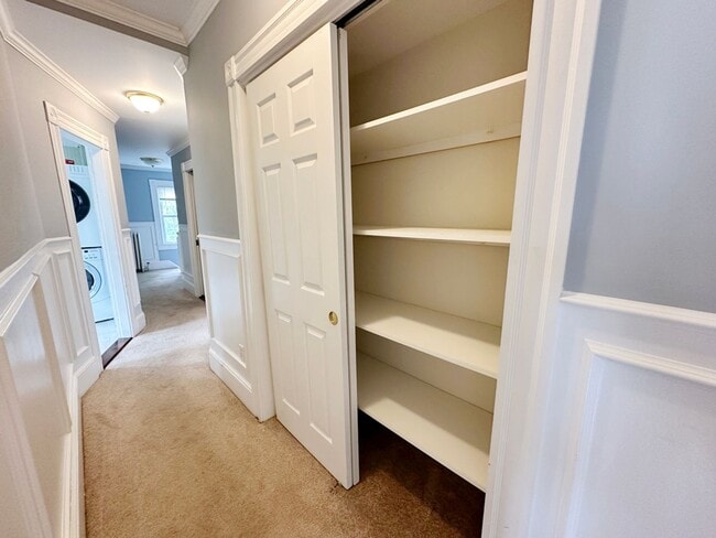 Building Photo - Beautiful 3 BR 1.5 BA Leominster SFH