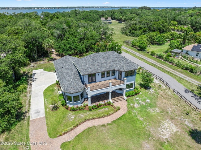 Building Photo - 6725 S Tropical Trail