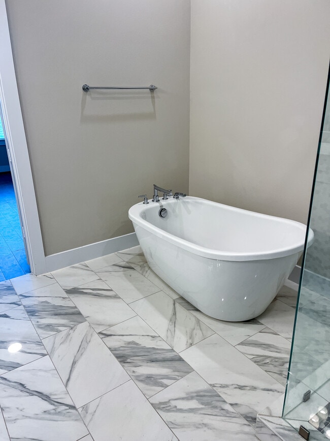 Building Photo - 2643 Fountain Key Blvd