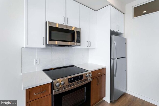 Building Photo - 501 Kennedy St NW