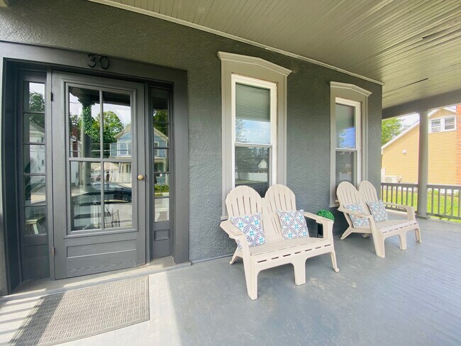 Building Photo - 30 Park Plz