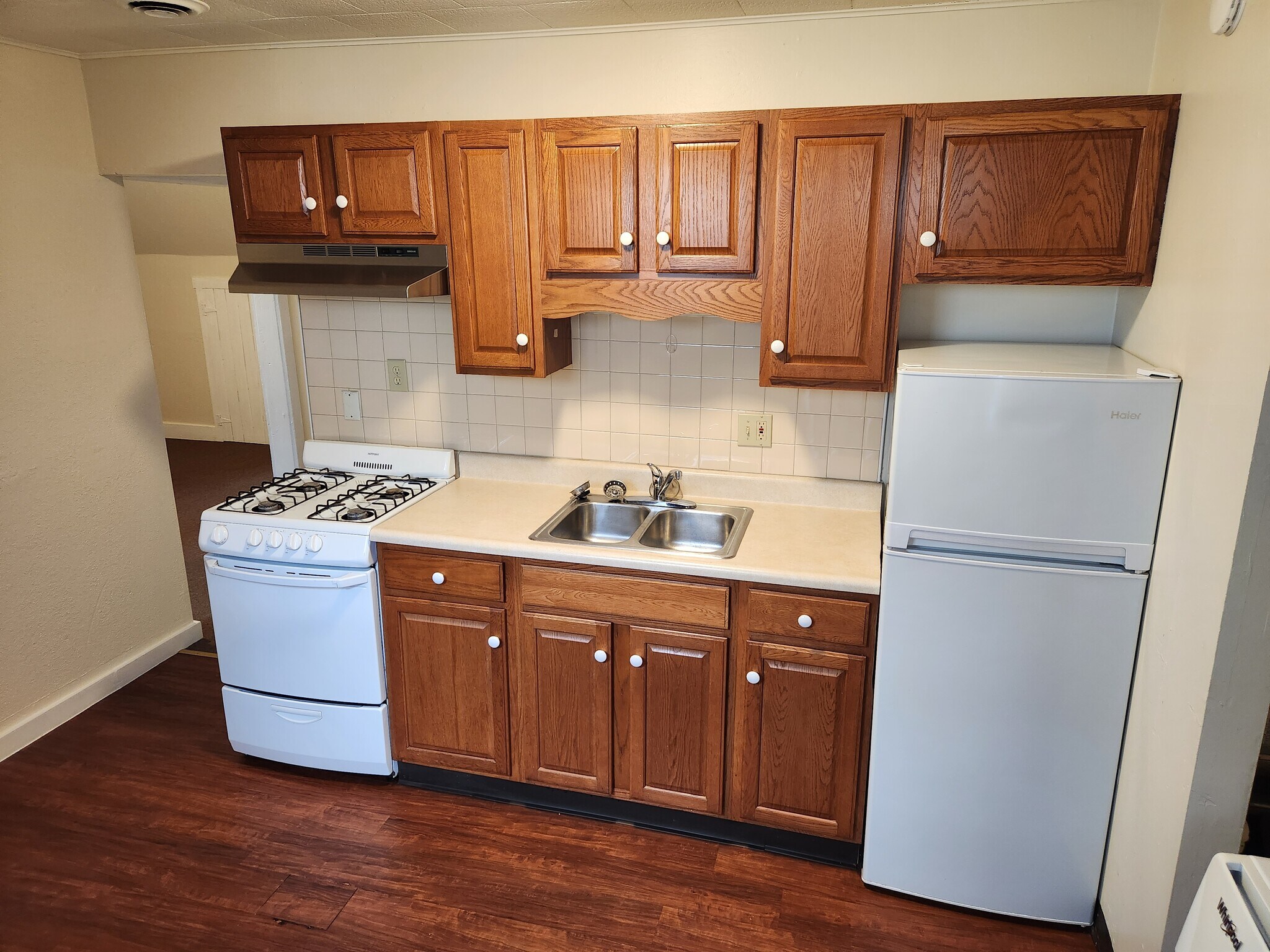 Kitchen - 138 Main St