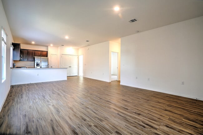 Building Photo - 14305 Sandrock Bnd