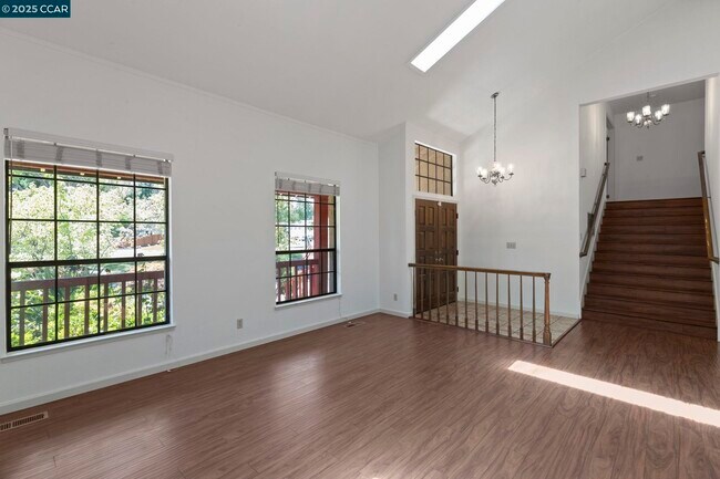 Building Photo - 332 Cameron Cir