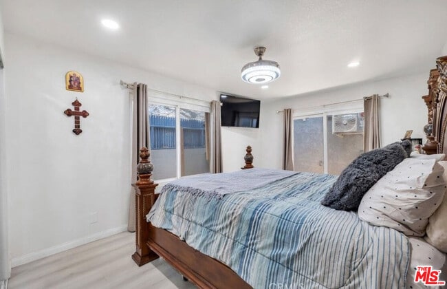 Building Photo - 7701 Baird Ave