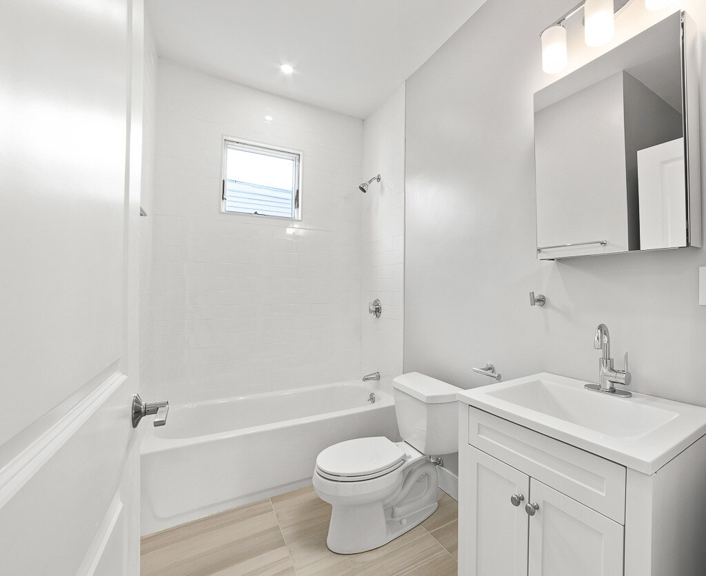 Building Photo - 146 Boston St