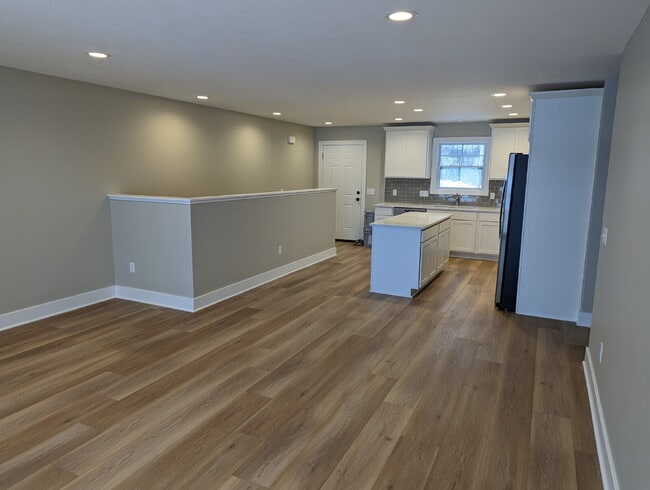 Building Photo - Recently Built 4 Bedroom, 2.5 Bath Duplex in Grandville