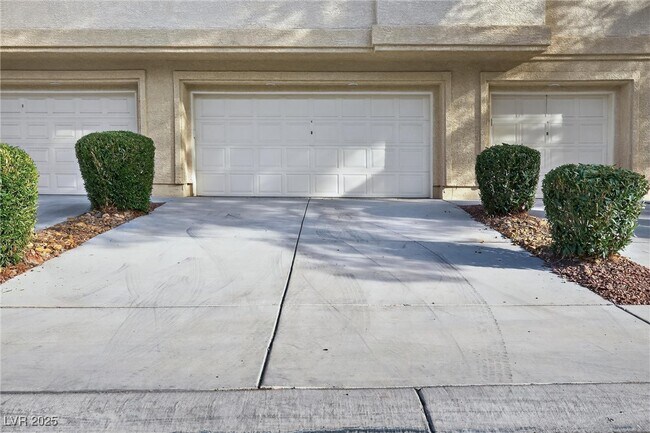 Building Photo - 5155 W Tropicana Ave